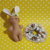 Coelhinho com Scrunchie