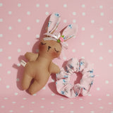 Coelhinho com Scrunchie